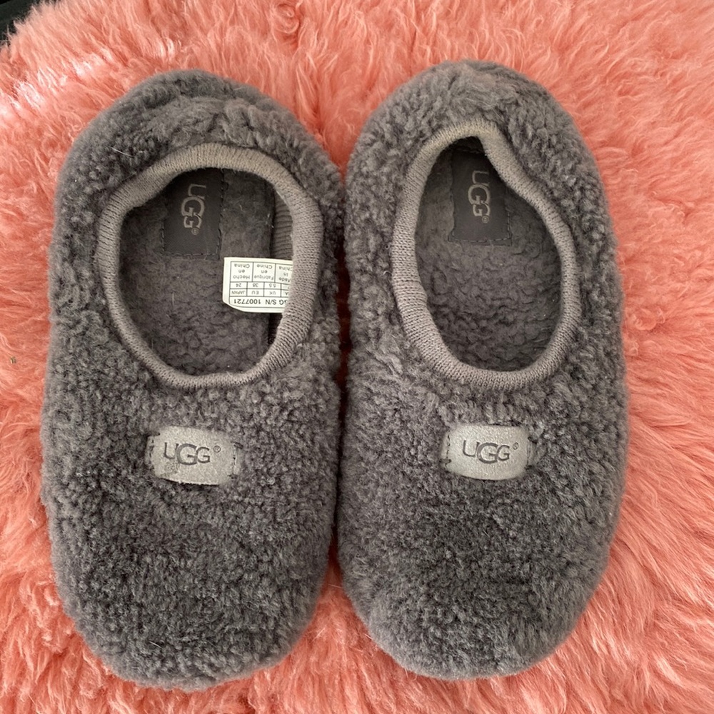 Gray UGGs slippers size 7